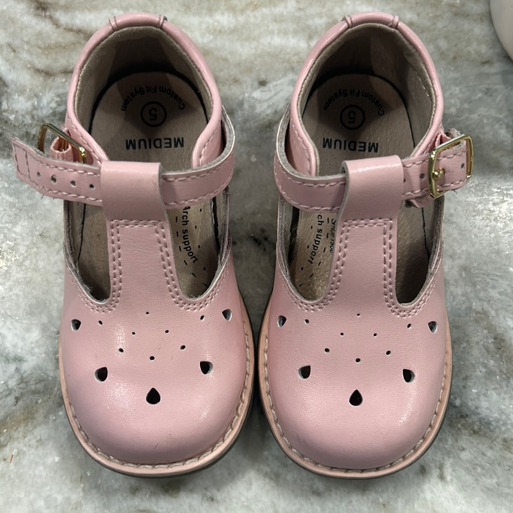 FootMates dress shoe